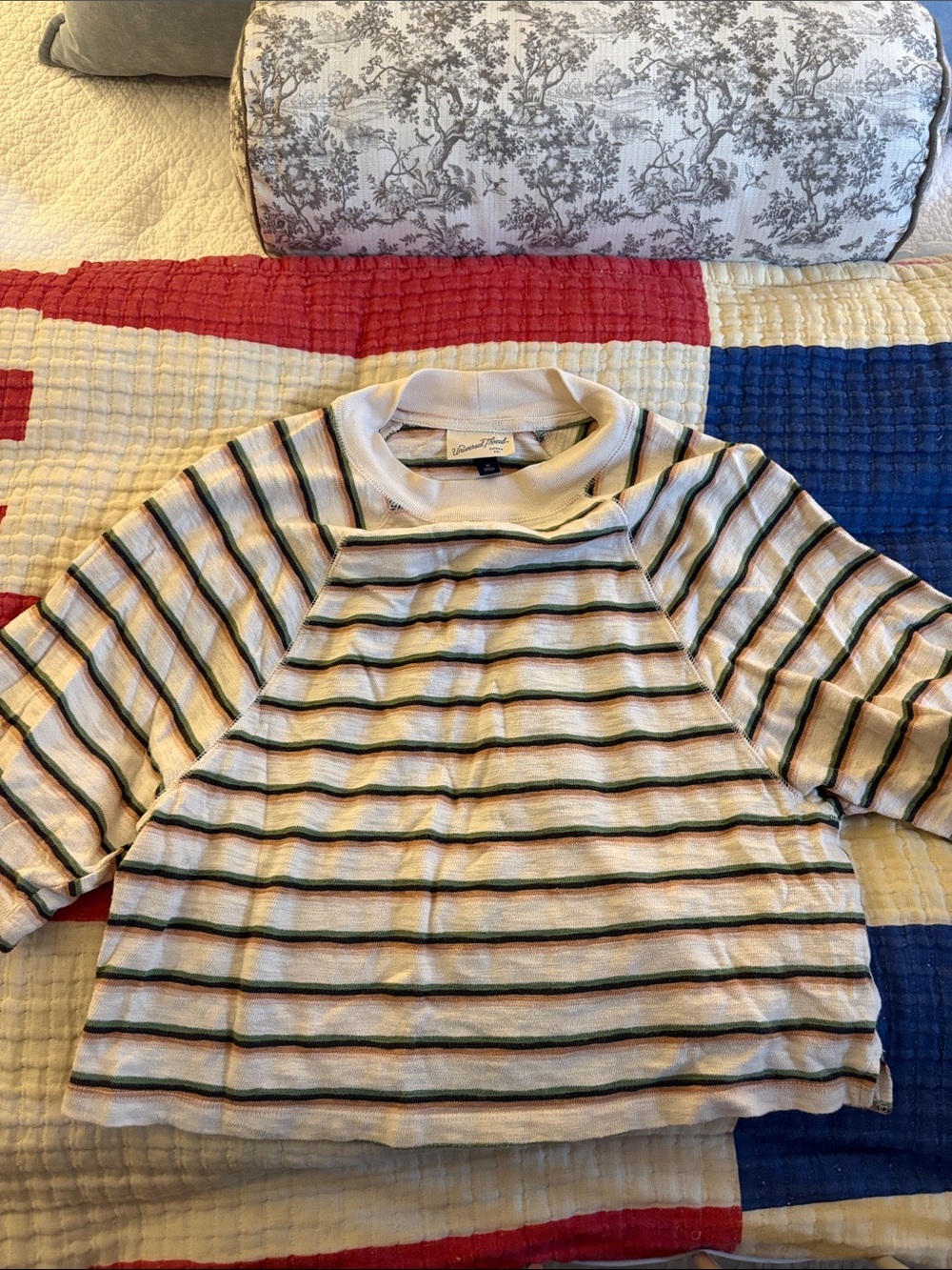 Universal Threads boxy White Striped Top - Multicolor Stripes